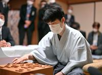 　将棋の第８１期名人戦７番勝負第１局を制し、対局を振り返る藤井聡太六冠