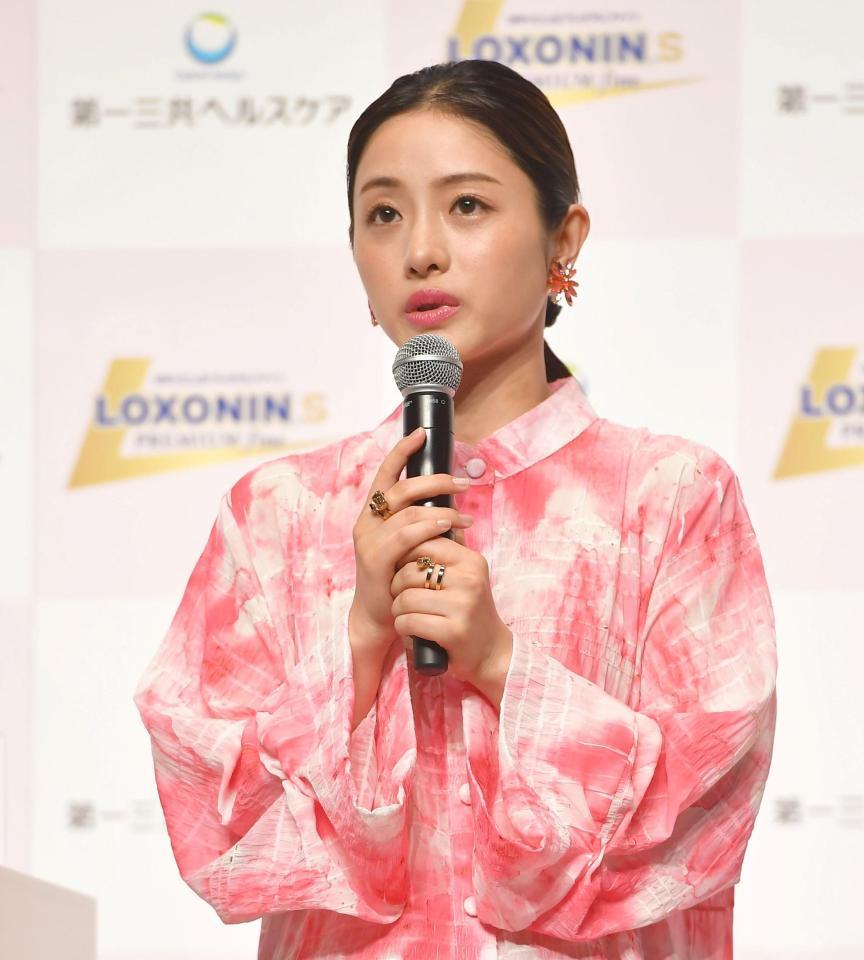 　新ＣＭ発表会に出席した石原さとみ（撮影・出月俊成）