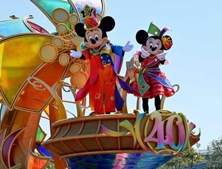 東京ディズニーランド　５年ぶり昼パレードリニューアル　開業４０年記念で祝祭感満載