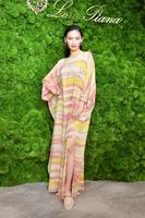 　イベントでポーズをとる大政絢（撮影・開出牧）