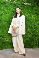 　イベントでポーズをとる滝沢眞規子（撮影・開出牧）