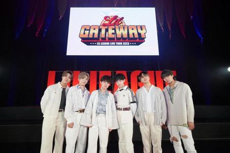 　全国ツアー開催を発表したＬＩＬ　ＬＥＡＧＵＥの（左から）岩城星那、山田晃大、百田隼麻、難波碧空、岡尾真虎、中村竜大