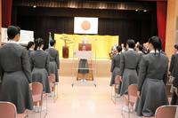 　１１１期入学式で歓迎の辞を述べる本科生総代・工藤すず奈さん