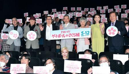 　（左から）小倉一郎、森次晃嗣、石倉三郎、藤竜也、山口果林、田中美里（撮影・出月俊成）