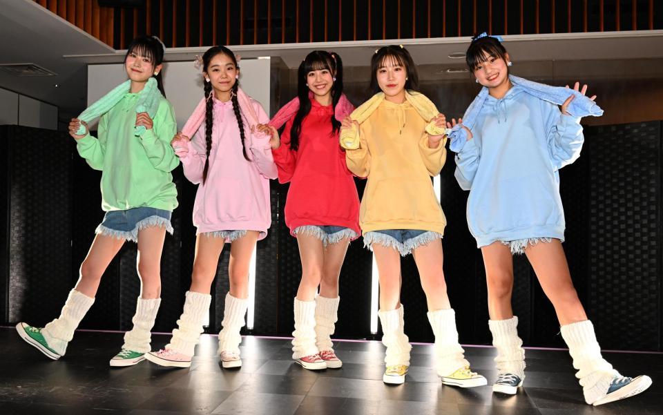 　デビューイベントを行った１００℃の世界（左から）田島春那、鷹宮玲亜、龍杏美、柴田陽夏、美音＝東京・新宿のＳＡＫＵＲＡ（撮影・金田祐二）