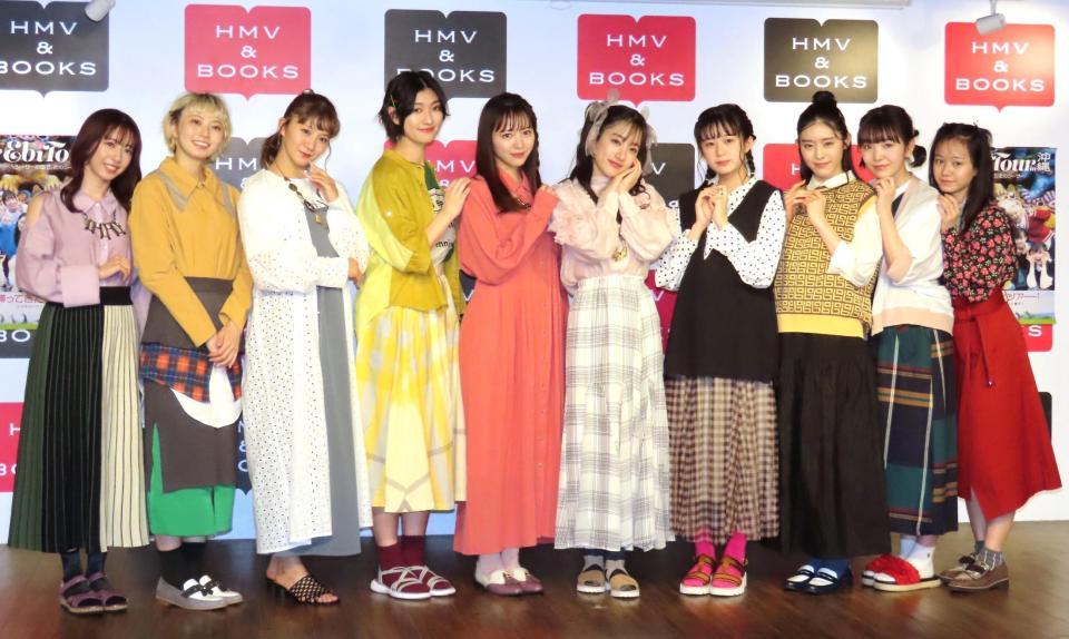 　私立恵比寿中学の（左から）真山りか、安本彩花、星名美怜、小林歌穂、中山莉子、桜木心菜、小久保柚乃、風見和香、桜井えま、仲村悠菜