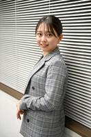 　さりげなくポーズをとる大平萌笑（撮影・北村雅宏）