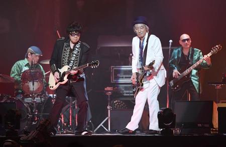 　２２年７カ月ぶりにライブを行ったＴｈｅ　Ｓｔｒｅｅｔ　Ｓｌｉｄｅｒｓ（左から）鈴木将雄、土屋公平、村越弘明、市川洋二（撮影・棚橋慶太）