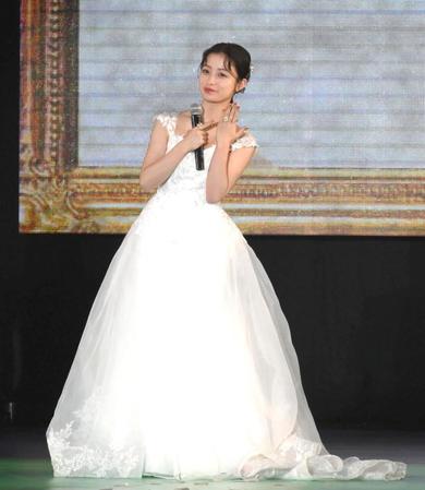 破壊されたウェディングドレス