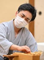 　第８期叡王戦５番勝負第３局で敗れた菅井竜也八段（代表撮影）