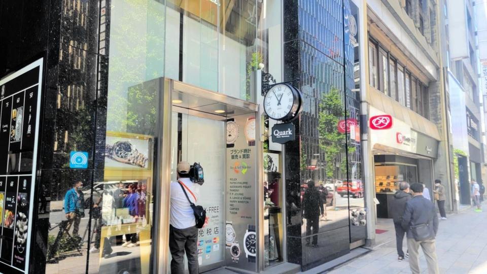 　犯行現場となった東京・銀座の時計店（撮影・小川泰平）