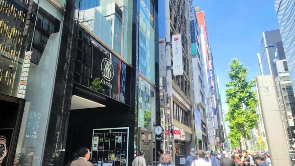 　犯行現場となった東京・銀座の時計店（撮影・小川泰平）