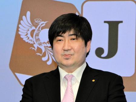 　日本プロ麻雀連盟への入会記者会見に出席した将棋・鈴木大介九段