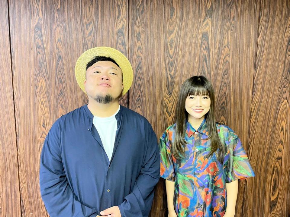 　会見を行ったＨＩＰＰＹ（左）と島谷ひとみ