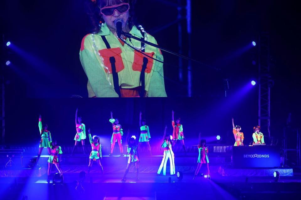 　２度目の武道館公演を行ったＢＥＹＯＯＯＯＯＮＤＳ＝千代田区・日本武道館