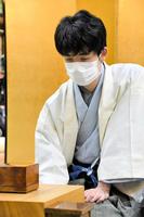 　渡辺明名人に勝利した藤井聡太竜王＝日本将棋連盟提供