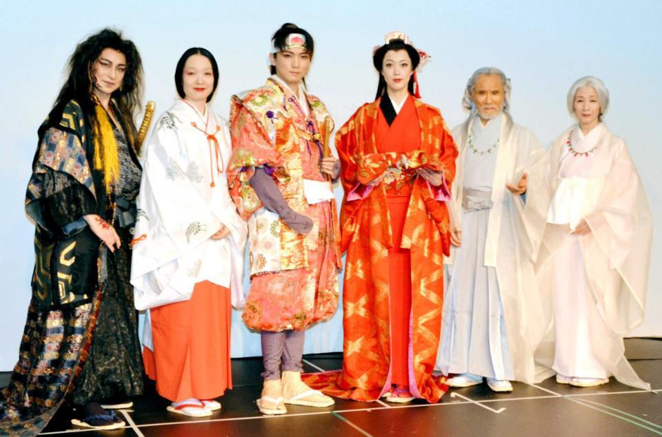 　（左から）門戸竜二、黒田こらん、和田優希、大和悠河、片岡鶴太郎、松原智恵子
