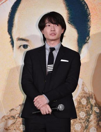 　舞台あいさつに登場した神木隆之介＝東京・丸の内ピカデリー１（撮影・開出牧）