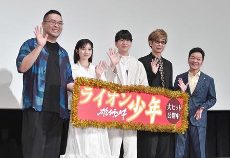 　舞台あいさつを行った（左から）落合福嗣、桜田ひより、花江夏樹、山寺宏一、山口勝平＝東京・グランドシネマサンシャイン池袋（撮影・開出牧）