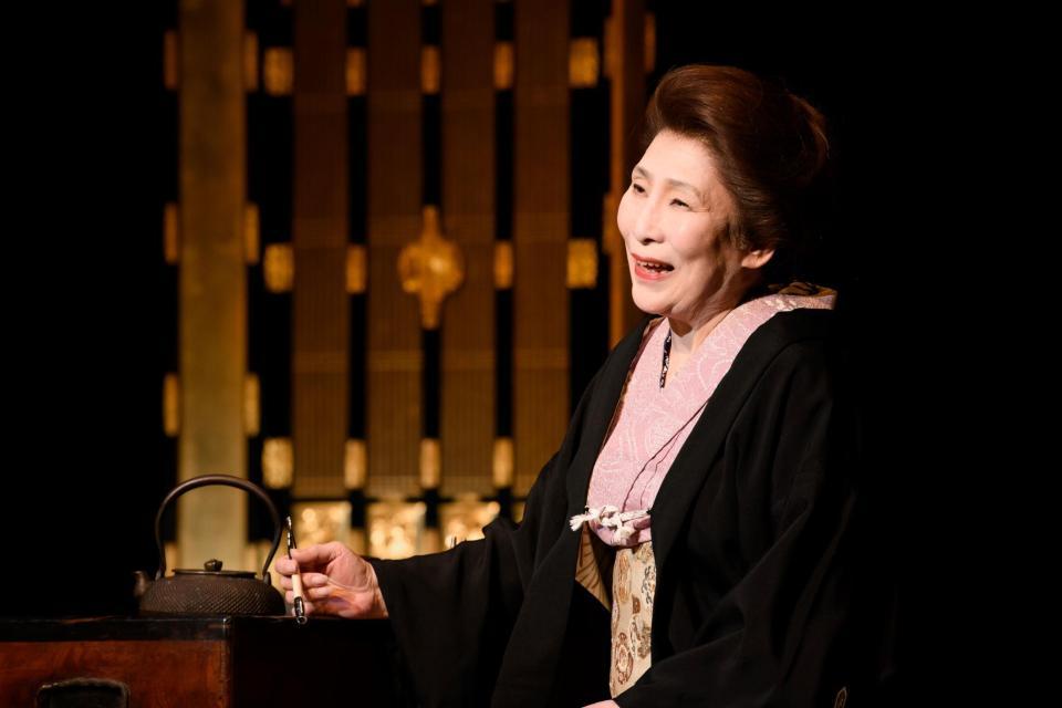 　河竹黙阿弥の娘・糸を演じる波乃久里子 ＝２０２１年舞台より