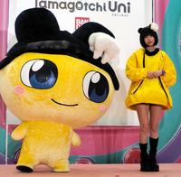 あのちゃん美脚スラリ たまごっち・まめっちコーデで新作PR「夢