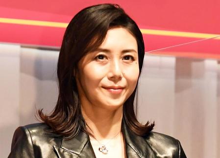 松嶋菜々子の「片思いハートポーズ」にネット騒然「ｗｗｗ」「こんなポーズできるの！」