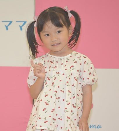 　笑顔で撮影に応じたののちゃん