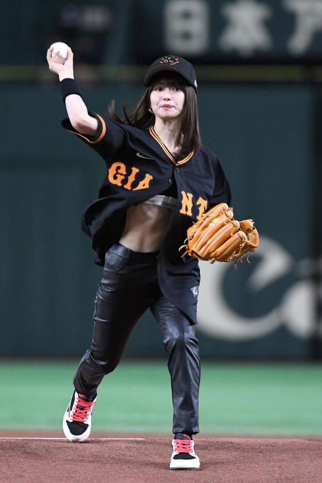 　華麗なフォームで球場を沸かせた山本舞香（撮影・佐藤厚）