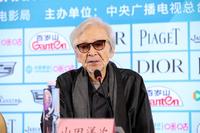 　会見する山田洋次監督＝中国・上海