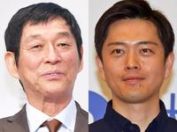 　明石家さんま（左）と大阪府の吉村洋文知事