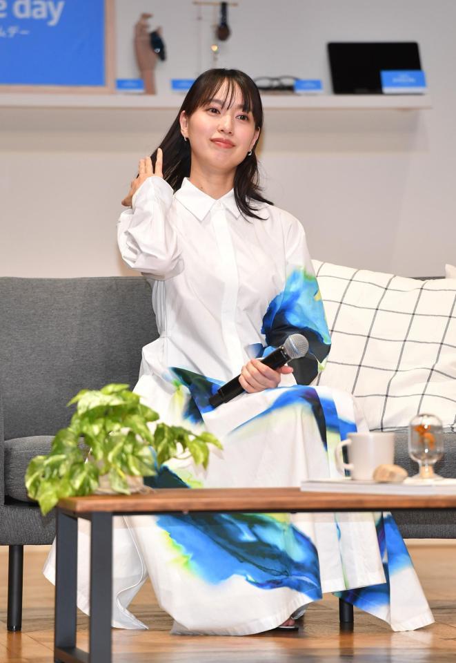 　出産後初の公の場に登場した戸田恵梨香（撮影・出月俊成）