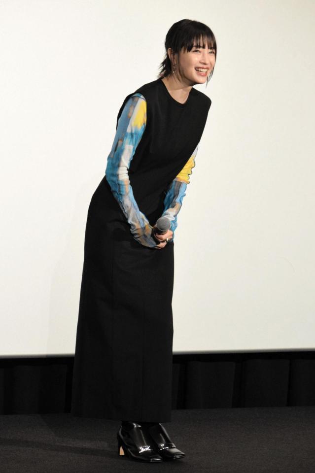 　舞台あいさつを行った広瀬すず