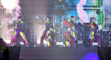 　解散ライブを行ったＢｉＳＨの（左から）アユニ・Ｄ、リンリン、アイナ・ジ・エンド、セントチヒロ・チッチ、ハシヤスメ・アツコ、モモコグミカンパニー（撮影・三好信也）