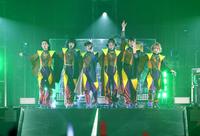 　解散ライブを行ったＢｉＳＨの（左から）リンリン、アイナ・ジ・エンド、セントチヒロ・チッチ、アユニ・Ｄ、ハシヤスメ・アツコ、モモコグミカンパニー（撮影・三好信也）