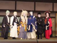 　初日前会見を行った（左から）上村吉太朗、中村莟玉、尾上右近、尾上松也、中村鷹之資、河合雪之丞