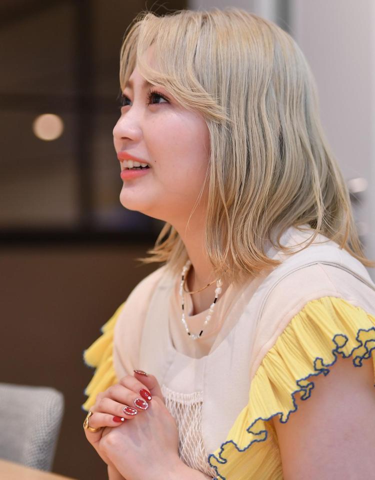 　ソロデビューへ意気込みを語る柏木ひなた（撮影・開出牧）