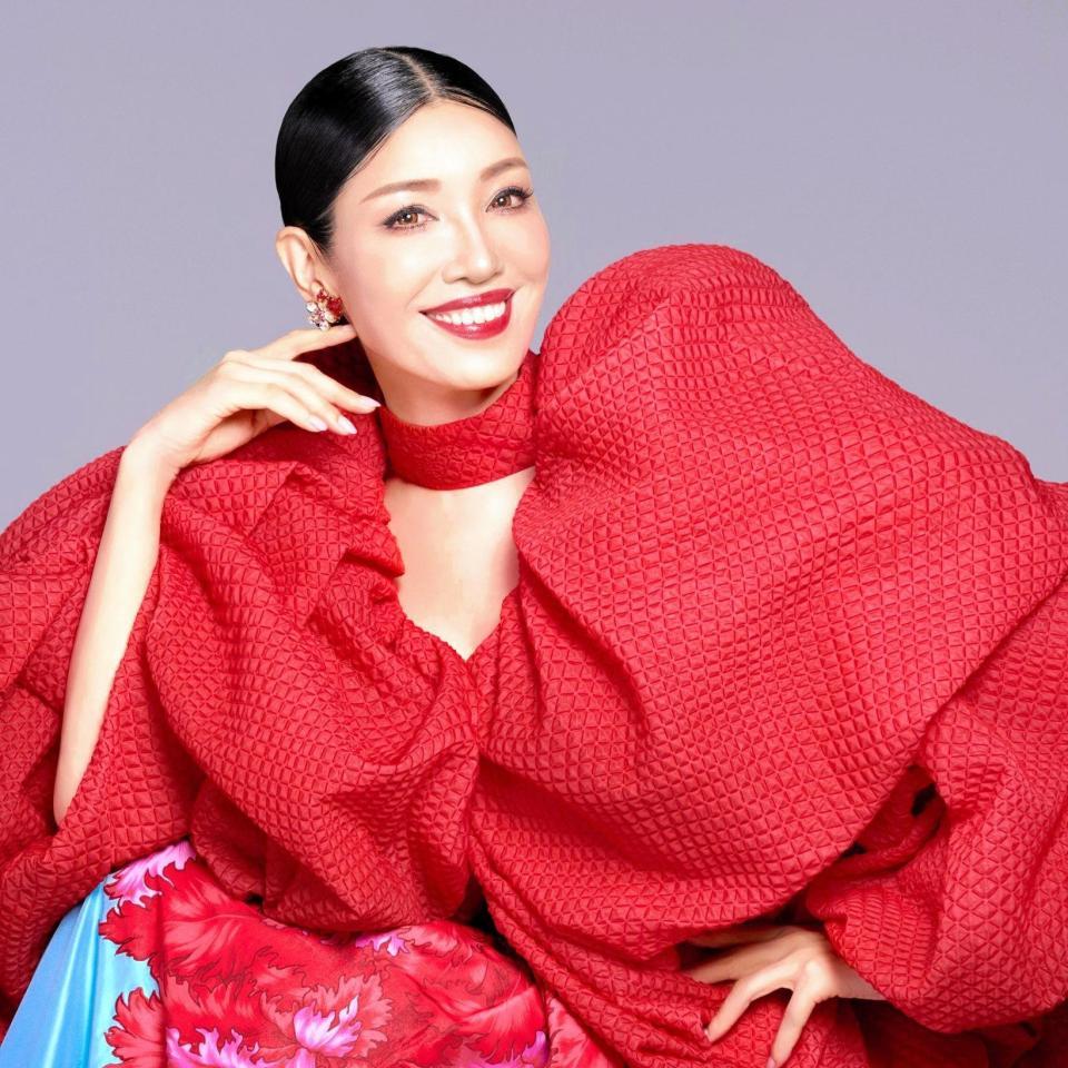 　「アンミカーニバル」を配信するアンミカ