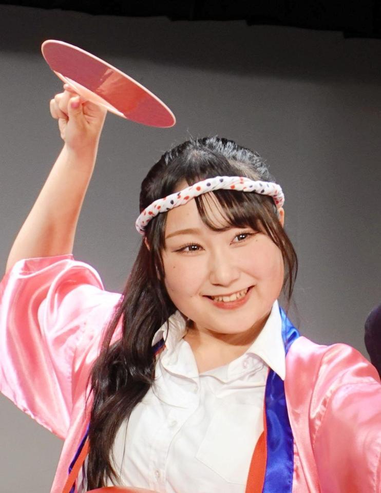 　会見に出席したはっぴちゃん。