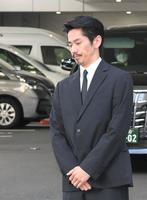 　保釈された永山絢斗被告（撮影・伊藤笙子）