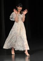 　オープニングで登場する檜山沙耶キャスター（撮影・西岡正）