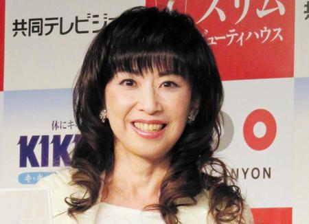 大場久美子６３歳　椎体の圧迫骨折で寝たきり状態　救急搬送で入院→退院も寝起きで激痛