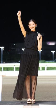 　プレゼンターとして来場した新木優子