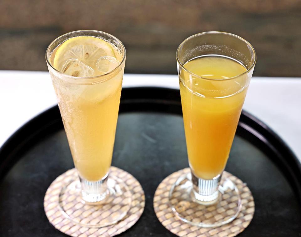 藤井聡太王位が注文したパインジュース氷なし（右）とジンジャーエール氷あり
