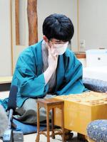 　棋聖４連覇を達成した藤井聡太棋聖