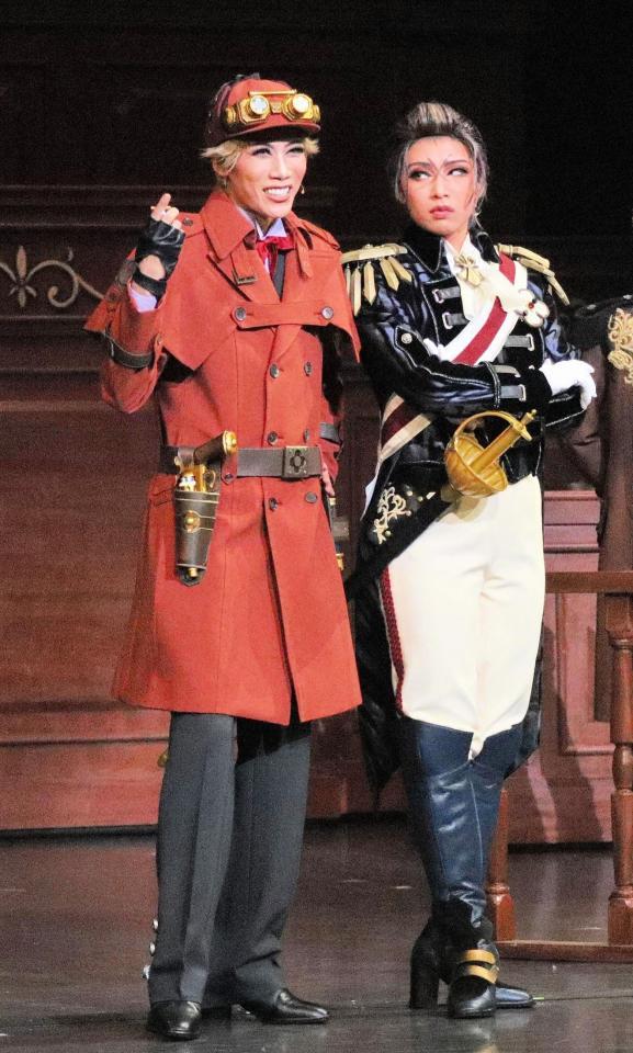 宝塚 宙組・瑠風輝「異議あり！」 コラボ第4弾「大逆転裁判」が“開廷