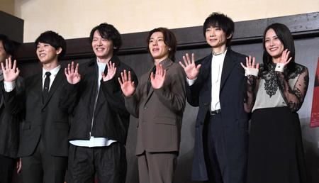 　「呪縛の家」記者発表会に出席した（左から）手島麗央、濱田龍臣、林一敬、内海光司、入山杏奈（撮影・棚橋慶太）