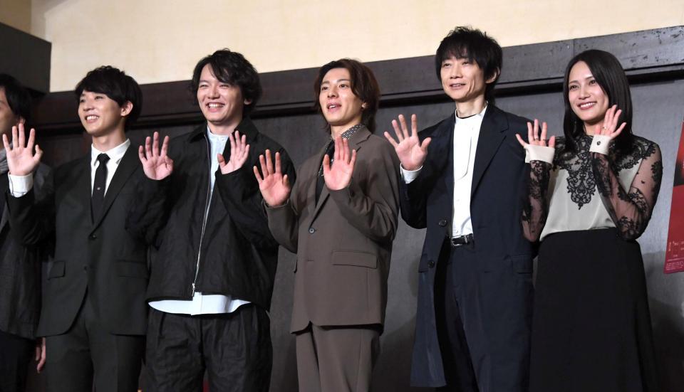 　「呪縛の家」記者発表会に出席した（左から）手島麗央、濱田龍臣、林一敬、内海光司、入山杏奈（撮影・棚橋慶太）