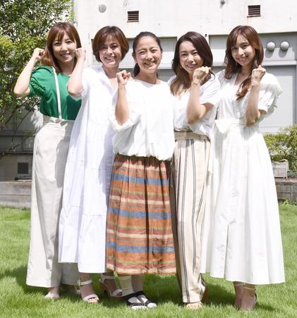 　久々のパフォーマンスに力が入るＯＰＤの（左から）上田美穂、古谷文乃、武内由紀子、稲葉貴子、中野公美子（撮影・園田高夫）