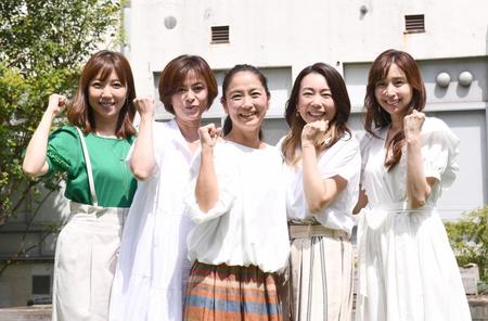 　久しぶりのパフォーマンスが楽しみなＯＰＤの（左から）上田美穂、古谷文乃、武内由紀子、稲葉貴子、中野公美子（撮影・園田高夫）