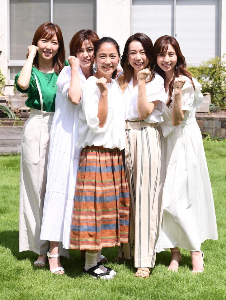 　久々のパフォーマンスに力が入るＯＰＤの（左から）上田美穂、古谷文乃、武内由紀子、稲葉貴子、中野公美子（撮影・園田高夫）